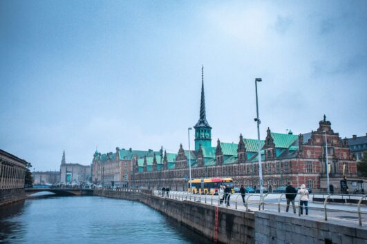 KOPENHAGEN: 4 DANA ZRAKOPLOVOM