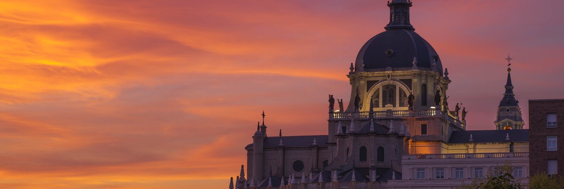 MADRID 3 DANA AVIONOM – VIKEND U MADRIDU